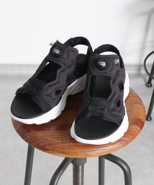Reebok(リーボック)の「【REEBOK】INSTAPUMP FURY SANDAL インスタ ポンプフューリー サンダル(サンダル・レディース・ブラック×ホワイト・L/M)」の1枚目の写真
