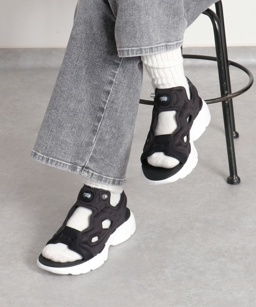 Reebok(リーボック)の「【REEBOK】INSTAPUMP FURY SANDAL インスタ ポンプフューリー サンダル(サンダル・レディース・ブラック×ホワイト・L/M)」の4枚目の写真