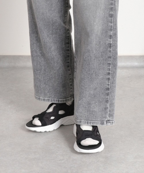 Reebok(リーボック)の「【REEBOK】INSTAPUMP FURY SANDAL インスタ ポンプフューリー サンダル(サンダル・レディース・ブラック×ホワイト・L/M)」の5枚目の写真