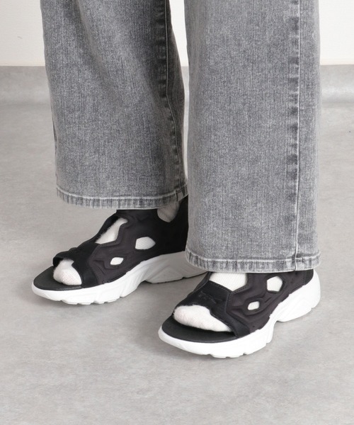 Reebok(リーボック)の「【REEBOK】INSTAPUMP FURY SANDAL インスタ ポンプフューリー サンダル(サンダル・レディース・ブラック×ホワイト・L/M)」の6枚目の写真