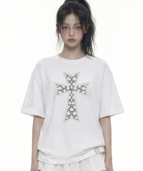 GRAVER（グレーバー）の「[ユニセックス]ドットクロス_Fレース半袖Tシャツ_2カラー（Tシャツ/カットソー・レディース・ブラック/ホワイト・SMALL/MEDIUM/LARGE）」の6枚目の写真