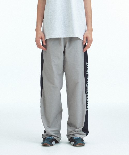 Rest&Recreation（レストアンドレクリエーション）の「NYLON TRACK PANTS - GREY（スウェットパンツ・メンズ・その他・ONE）」の4枚目の写真