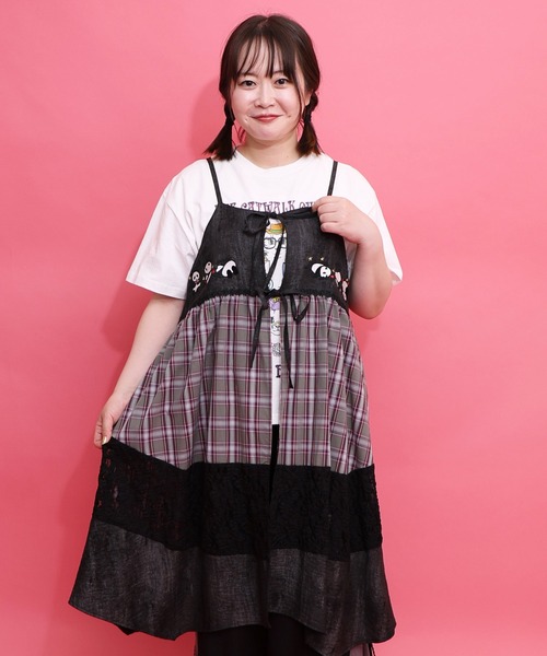 ScoLar（スカラー）の「162617：ストライプorチェック パンダ刺繍キャミワンピース（ワンピース・レディース・ブラック/アイボリー・M）」の2枚目の写真