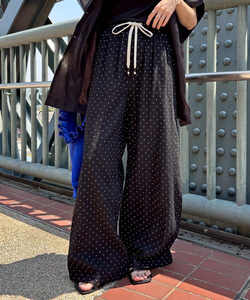 ISOOK（アイスー）の「【ISOOK / アイスー】ドットイージーパンツ / リラックスパンツ 柄パンツ 水玉 ZOZOTOWN限定（その他パンツ・レディース・ブラック・FREE）」の7枚目の写真