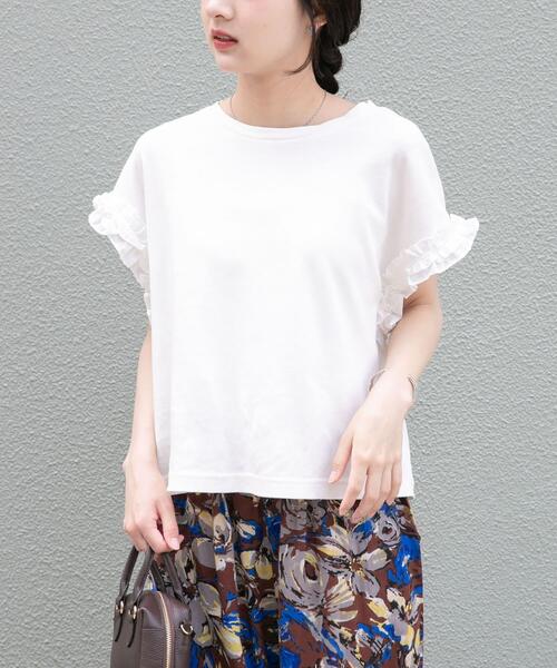 ITEMS URBANRESEARCH(アイテムズ アーバンリサーチ)の「ドッキングフリルTシャツ(Tシャツ/カットソー・レディース・スミクロ/レッド系その他/オフホワイト/ライトベージュ/オレンジ/オレンジ系その他・FREE)」の7枚目の写真