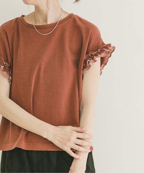 ITEMS URBANRESEARCH(アイテムズ アーバンリサーチ)の「ドッキングフリルTシャツ(Tシャツ/カットソー・レディース・スミクロ/レッド系その他/オフホワイト/ライトベージュ・FREE)」の4枚目の写真