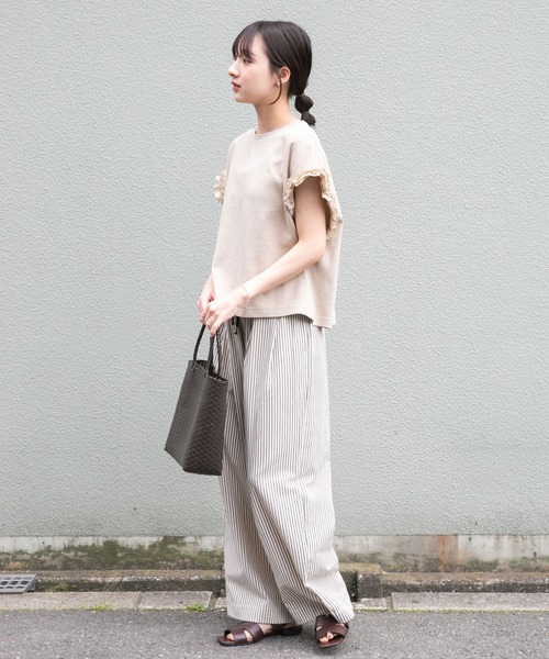ITEMS URBANRESEARCH(アイテムズ アーバンリサーチ)の「ドッキングフリルTシャツ(Tシャツ/カットソー・レディース・スミクロ/レッド系その他/オフホワイト/ライトベージュ・FREE)」の10枚目の写真