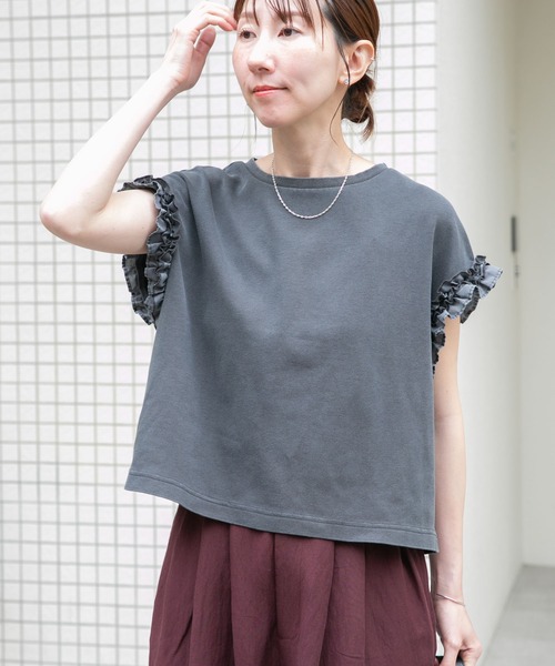 ITEMS URBANRESEARCH(アイテムズ アーバンリサーチ)の「ドッキングフリルTシャツ(Tシャツ/カットソー・レディース・スミクロ/レッド系その他/オフホワイト/ライトベージュ・FREE)」の22枚目の写真