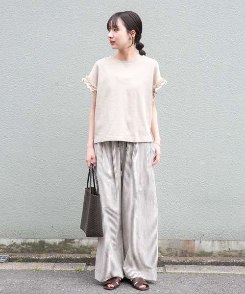 ITEMS URBANRESEARCH(アイテムズ アーバンリサーチ)の「ドッキングフリルTシャツ(Tシャツ/カットソー・レディース・スミクロ/レッド系その他/オフホワイト/ライトベージュ・FREE)」の8枚目の写真