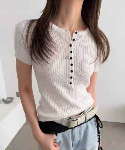 Vipoa(ヴィポア)の「Henley cable knit tops(ニット/セーター・レディース・グレー/レッド/ホワイト/ネイビー・FREE)」の2枚目の写真