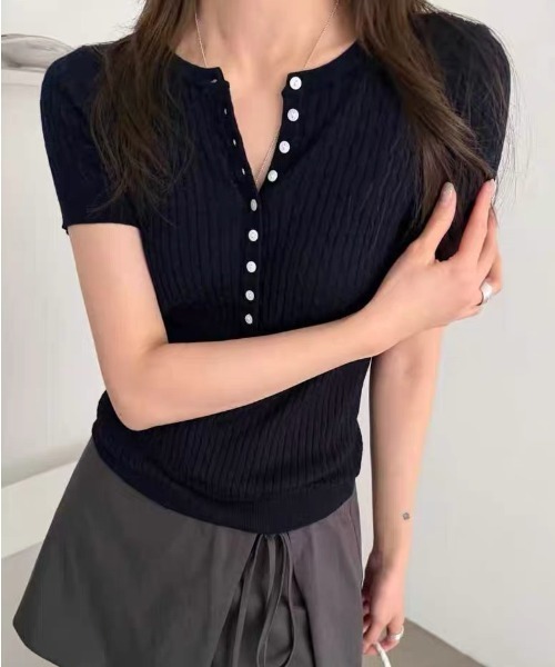 Vipoa(ヴィポア)の「Henley cable knit tops(ニット/セーター・レディース・グレー/レッド/ホワイト/ネイビー・FREE)」の6枚目の写真