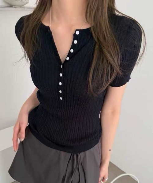 Vipoa(ヴィポア)の「Henley cable knit tops(ニット/セーター・レディース・グレー/レッド/ホワイト/ネイビー・FREE)」の7枚目の写真