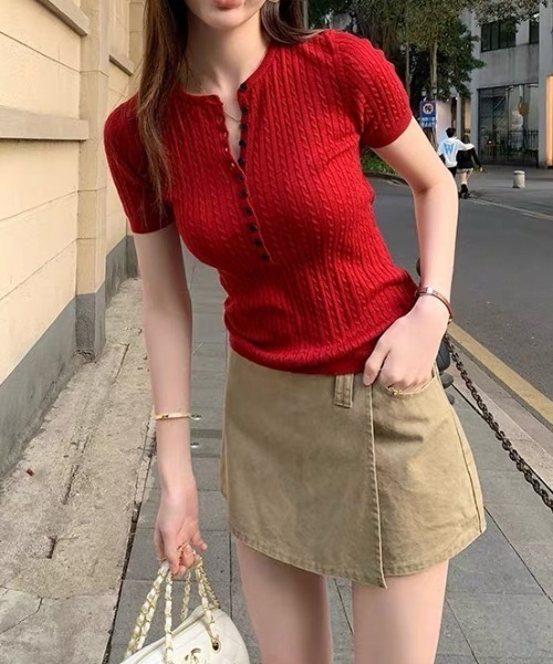 Vipoa(ヴィポア)の「Henley cable knit tops(ニット/セーター・レディース・グレー/レッド/ホワイト/ネイビー・FREE)」の10枚目の写真