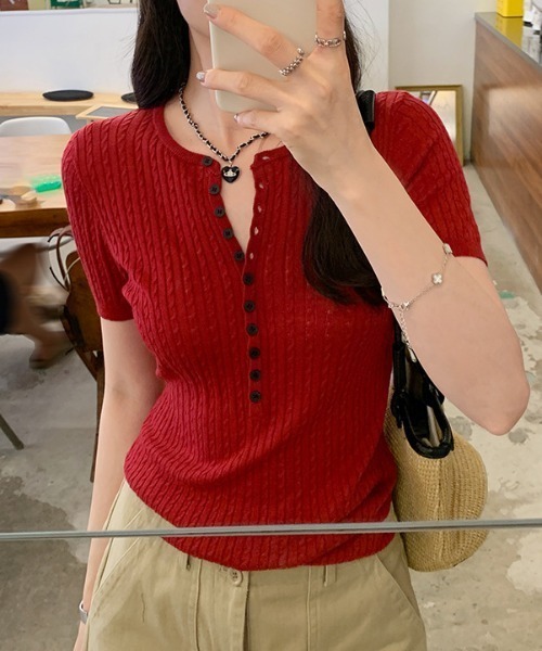 Vipoa(ヴィポア)の「Henley cable knit tops(ニット/セーター・レディース・グレー/レッド/ホワイト/ネイビー・FREE)」の14枚目の写真