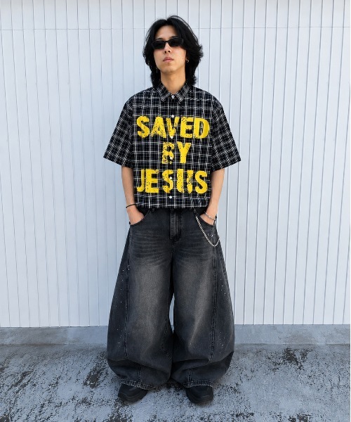 Evo+Revo(エボレボ)の「”存在感抜群” SAVEDグラフィック/クロップドチェックシャツ(シャツ/ブラウス・メンズ・レッド/ブラウン/ブラック・L/M)」の4枚目の写真