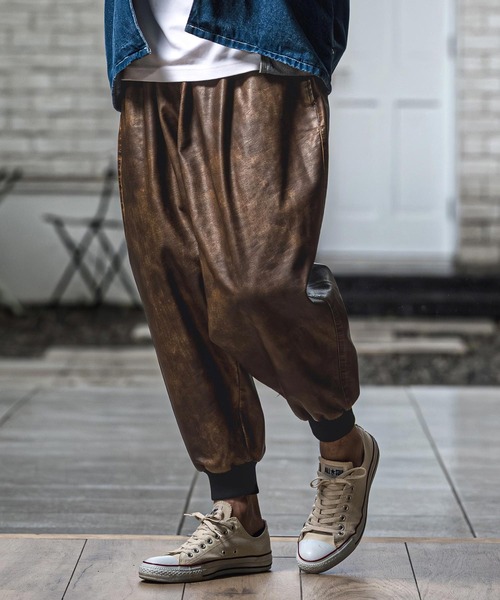 CAMBIO(カンビオ)の「mp15151- Vintage Finish Faux Leather Tuck Baloon Pants タックバルーンパンツ(MIU-262-012)(その他パンツ・メンズ・ブラウン/ブラック・M/S/L)」の10枚目の写真