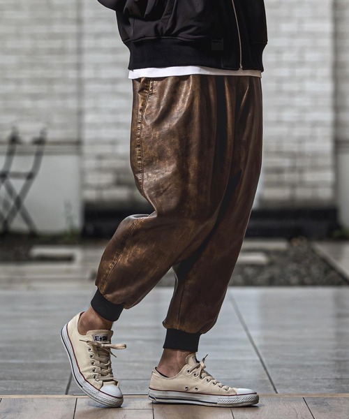 CAMBIO(カンビオ)の「mp15151- Vintage Finish Faux Leather Tuck Baloon Pants タックバルーンパンツ(MIU-262-012)(その他パンツ・メンズ・ブラウン/ブラック・M/S/L)」の11枚目の写真