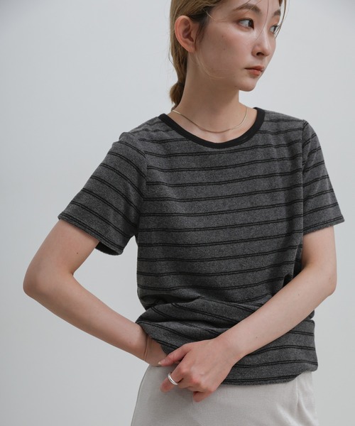 select MOCA(セレクトモカ)の「【S/Mサイズ展開】パイルボーダーTシャツ(Tシャツ/カットソー・レディース・チャコールグレー/ライトグレー/アイボリー・MEDIUM/SMALL)」の1枚目の写真