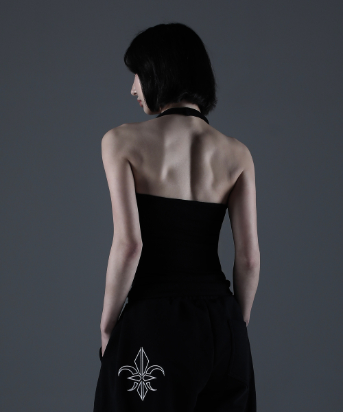CARMID（カミド）の「(W) ホルターネックノースリーブ [ブラック]（Tシャツ/カットソー・レディース・その他・1/2）」の3枚目の写真