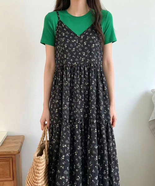 FINEnough(ファインナフ)の「小花柄ティアードキャミワンピース(ワンピース・レディース・レッド/ブラック/ホワイト・FREE)」の10枚目の写真