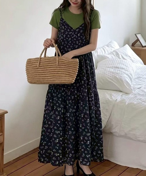 FINEnough(ファインナフ)の「小花柄ティアードキャミワンピース(ワンピース・レディース・レッド/ブラック/ホワイト・FREE)」の6枚目の写真