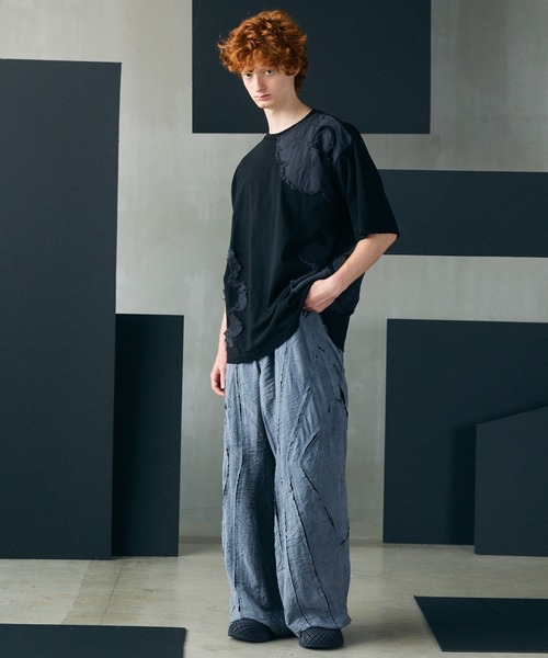 MAISON SPECIAL(メゾンスペシャル)の「《UNISEX》Flower Patches Prime-Over Crew Neck T-shirt/フラワーパッチプライムオーバークルーネックTシャツ【MAISON SPECIAL/メゾンスペシャル】(Tシャツ/カットソー・メンズ・ブラック/ホワイト・2/1/0)」の8枚目の写真