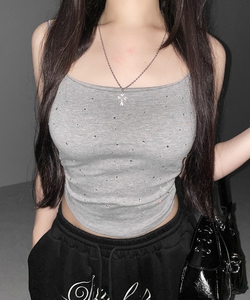 me+em select(ミームセレクト)の「【 3color 】ラインストーンスクエアネックスリムキャミソール / Rhinestone square neck slim camisole(キャミソール・レディース・グレー/ブラック/ホワイト・FREE)」の3枚目の写真