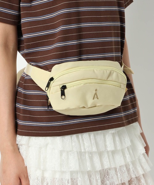 ALAND(エーランド)の「【UNISEX】ALAND/Aロゴウエストミニポーチ(ボディバッグ/ウエストポーチ・レディース・ブラック/ブルー/クリーム・FREE)」の9枚目の写真