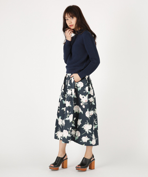 MOUSSY(マウジー)の「FLOWER MIMOLLET SK/F(スカート・レディース・イエロー系その他/ダークネイビー・0/1/2)」の2枚目の写真