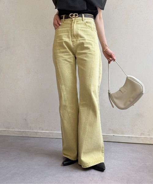 Thevon(ゼボン)の「カラーデニムフレアパンツ(デニムパンツ・レディース・イエロー/ブラウン/オフホワイト・M/S/PS)」の14枚目の写真