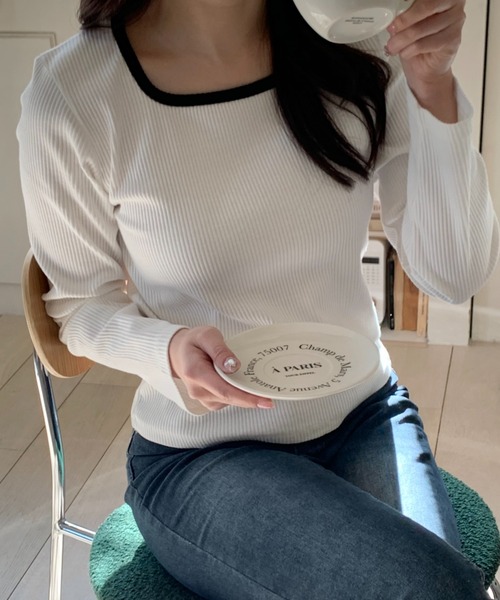 mineng(マイング)の「【配色/スクエアネック】エリースクエアバイカラーTシャツ(Tシャツ/カットソー・レディース・グレイッシュブルー/アイボリー・FREE)」の2枚目の写真