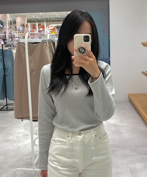 mineng(マイング)の「【配色/スクエアネック】エリースクエアバイカラーTシャツ(Tシャツ/カットソー・レディース・グレイッシュブルー/アイボリー・FREE)」の22枚目の写真