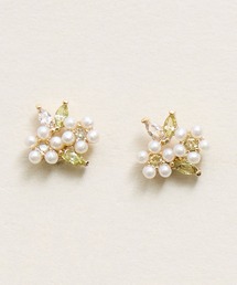 Zoule（ゾーラ）の「Zoule ゾーラ：FLOWER LETTER SERIES　jewel flower letter 9　花言葉　プルメリア　ピアス（ピアス（両耳用））」