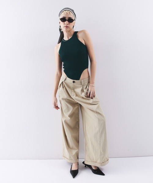 HANNE(アン)の「ローライズタックワイドパンツ(その他パンツ・レディース・ホワイト/ベージュ/ブラック・S/M)」の6枚目の写真