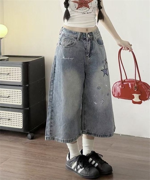 Dream garden(ドリームガーデン)の「星花刺しゅう7分丈デニムパンツ(デニムパンツ・レディース・ブルー・L/M/XL)」の8枚目の写真