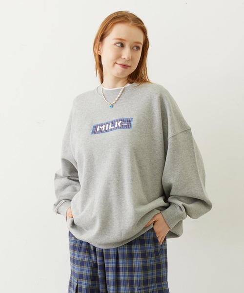 MILKFED.(ミルクフェド)の「CHECKERED BAR LOGO SWEAT TOP(スウェット・レディース・ブラック/オフホワイト/アッシュ・M/L)」の3枚目の写真