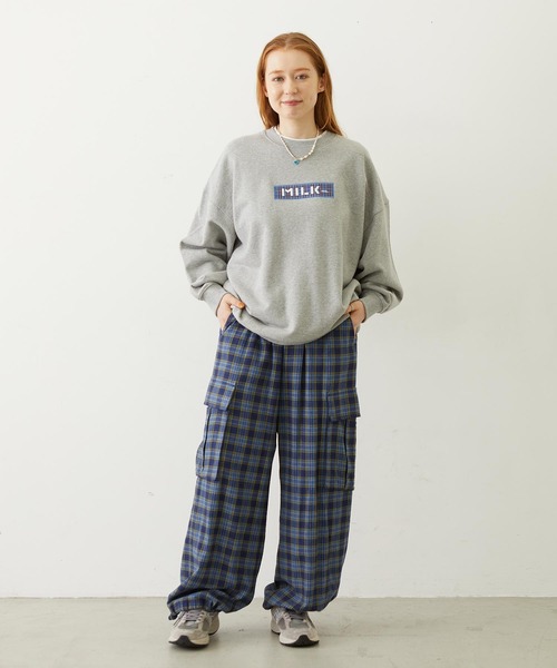 MILKFED.(ミルクフェド)の「CHECKERED BAR LOGO SWEAT TOP(スウェット・レディース・ブラック/オフホワイト/アッシュ・M/L)」の7枚目の写真