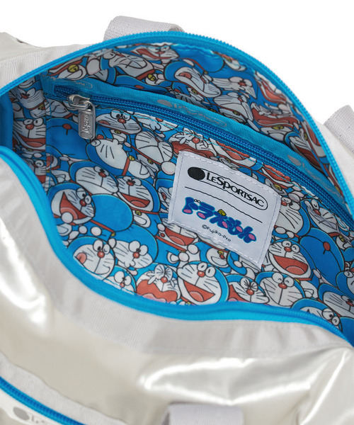 LeSportsac(レスポートサック)の「【DORAEMON】EVERYDAY SM SATCHEL(ショルダーバッグ・レディース・シルバー・FREE)」の8枚目の写真