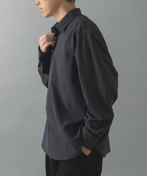 ITEMS URBANRESEARCH(アイテムズ アーバンリサーチ)の「ヨウリュウレギュラーカラー長袖シャツ(シャツ/ブラウス・メンズ・ダークグレー/オリーブ/ブラック/ネイビー・MEDIUM/LARGE)」の2枚目の写真