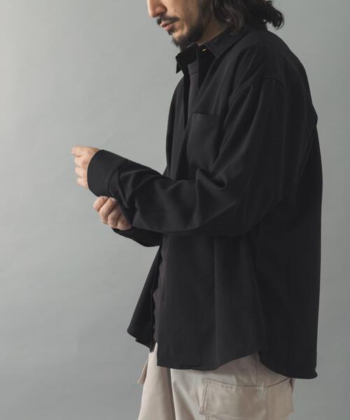 ITEMS URBANRESEARCH(アイテムズ アーバンリサーチ)の「ヨウリュウレギュラーカラー長袖シャツ(シャツ/ブラウス・メンズ・ダークグレー/オリーブ/ブラック/ネイビー・MEDIUM/LARGE)」の6枚目の写真