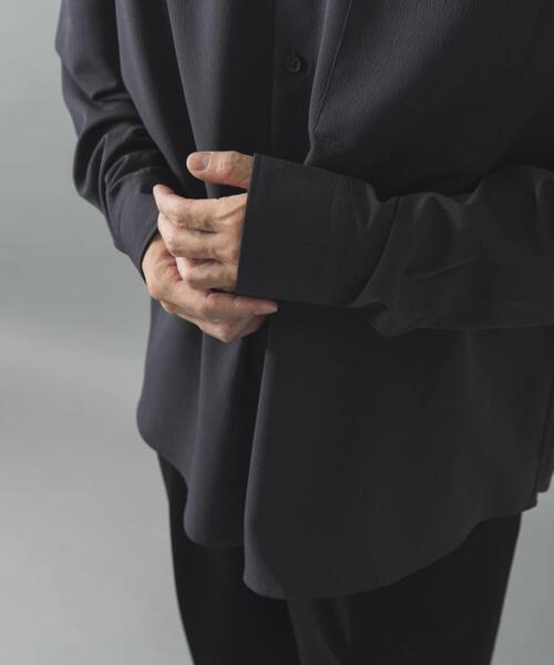 ITEMS URBANRESEARCH(アイテムズ アーバンリサーチ)の「ヨウリュウレギュラーカラー長袖シャツ(シャツ/ブラウス・メンズ・ダークグレー/オリーブ/ブラック/ネイビー・MEDIUM/LARGE)」の15枚目の写真