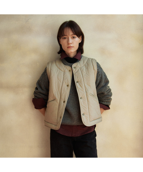 NOEUD(ノウドゥ)の「Reversible padded vest (Beige)(ダウンベスト・レディース・その他・FREE)」の3枚目の写真