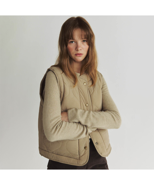 NOEUD(ノウドゥ)の「Reversible padded vest (Beige)(ダウンベスト・レディース・その他・FREE)」の4枚目の写真