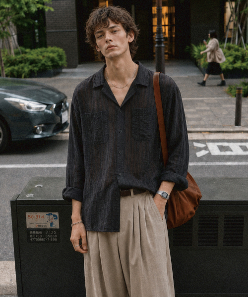Aerialist stripe life open collar T‑shirt _ ink black