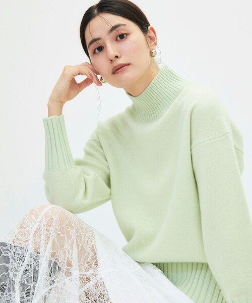 NOLLEY’S Sophi(ノーリーズソフィ)の「カシミヤ混紡毛ハイネックプルオーバー(ニット/セーター・レディース・オフホワイト/グレー/ベビーピンク/ライトグリーン/サックスブルー・38)」の3枚目の写真