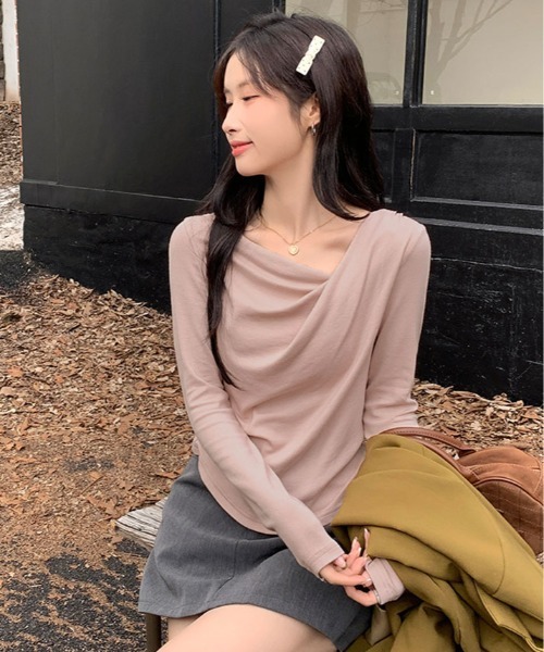 kirakiraShop(キラキラショップ)の「ドレープ ギャザー カットソー(Tシャツ/カットソー・レディース・ブラック/ブルー/オフホワイト/ピンク・FREE)」の13枚目の写真