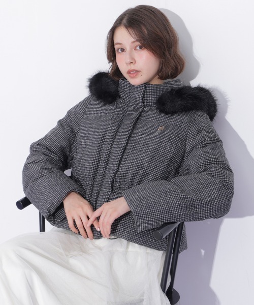 JILL by JILL STUART（ジルバイジルスチュアート）の「ツィードショートダウン（ダウンジャケット/コート・レディース・ホワイト/ブラック・SMALL/MEDIUM）」の4枚目の写真