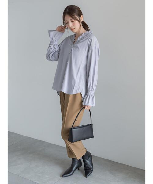 Te chichi(テチチ)の「Vネックスタンドフリルブラウス(シャツ/ブラウス・レディース・ブルー/グレー・F)」の6枚目の写真