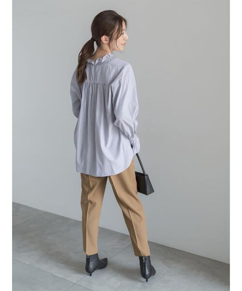 Te chichi(テチチ)の「Vネックスタンドフリルブラウス(シャツ/ブラウス・レディース・ブルー/グレー・F)」の8枚目の写真