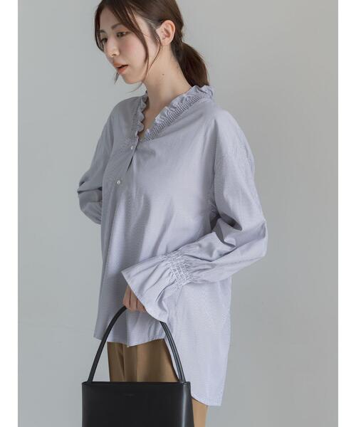 Te chichi(テチチ)の「Vネックスタンドフリルブラウス(シャツ/ブラウス・レディース・ブルー/グレー・F)」の11枚目の写真